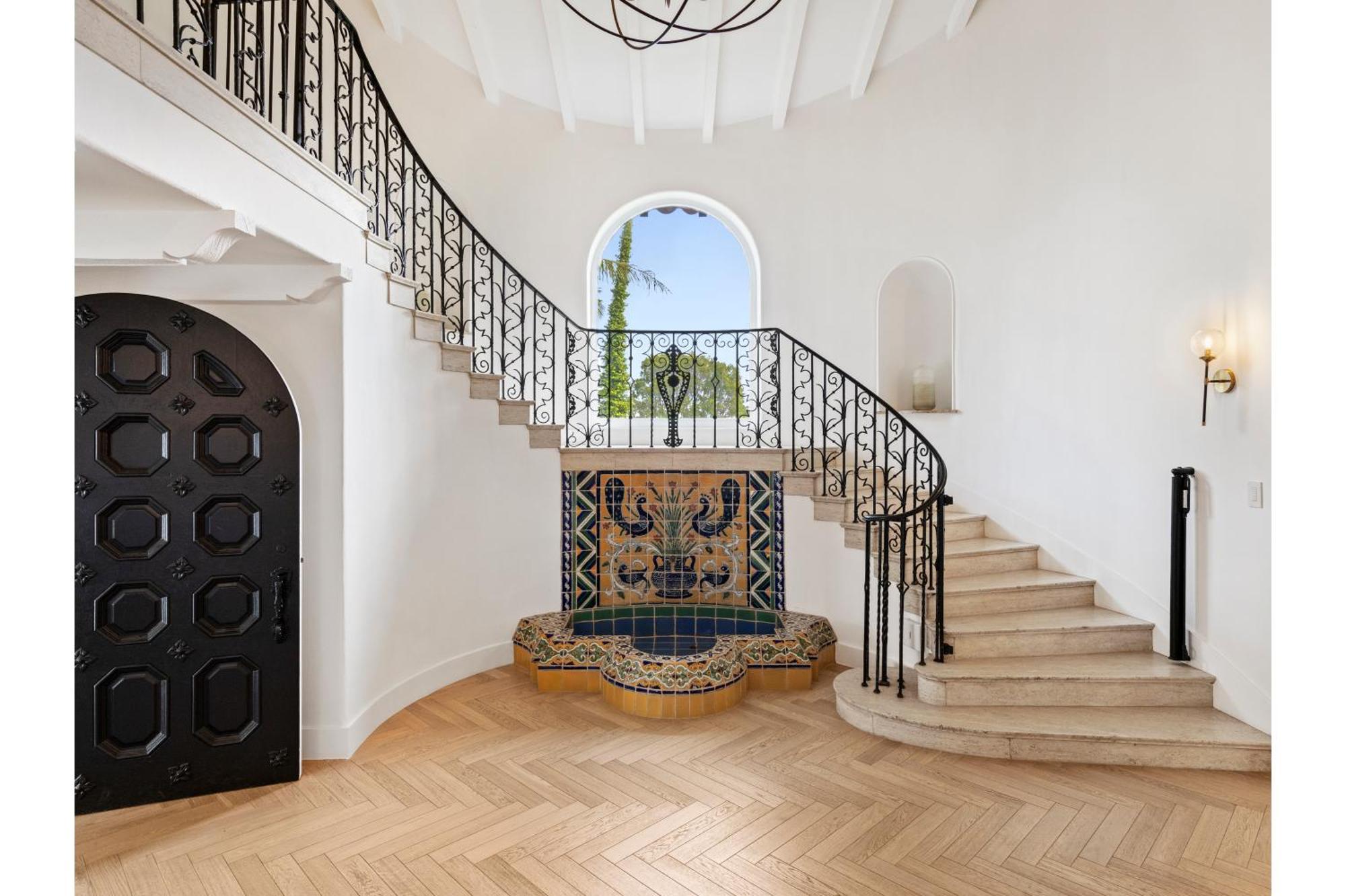 Villa Contemporary Spanish Estate In Beverly Hills