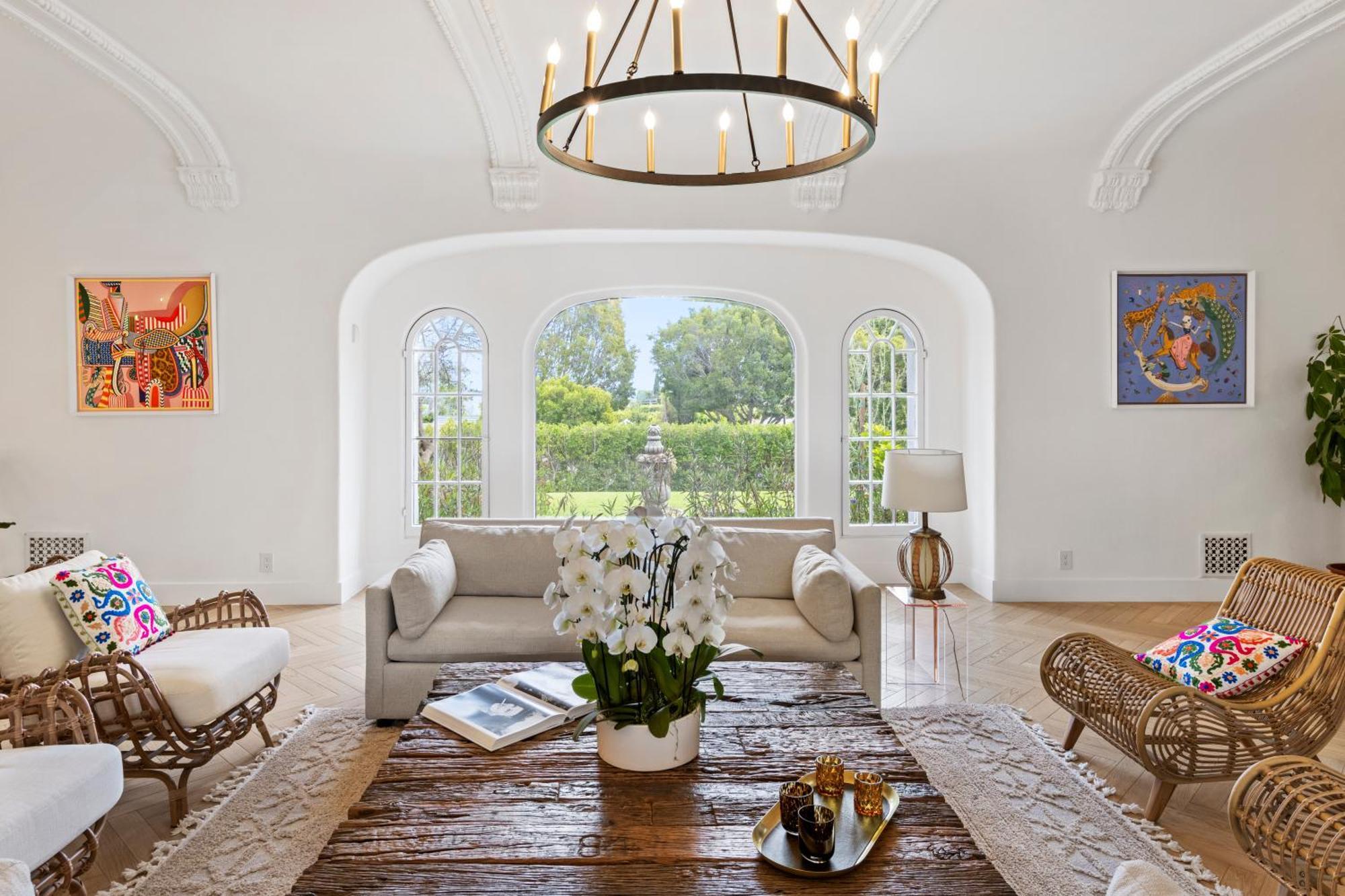 Villa Contemporary Spanish Estate In Beverly Hills